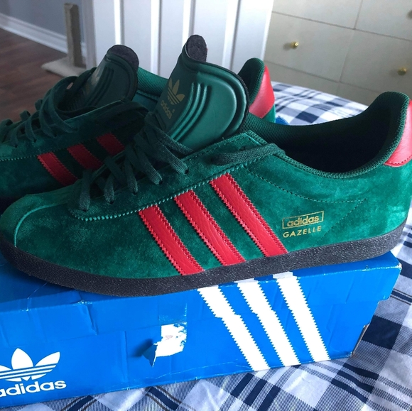 Green and red Adidas Gazelle trainers - Picture 2 of 6